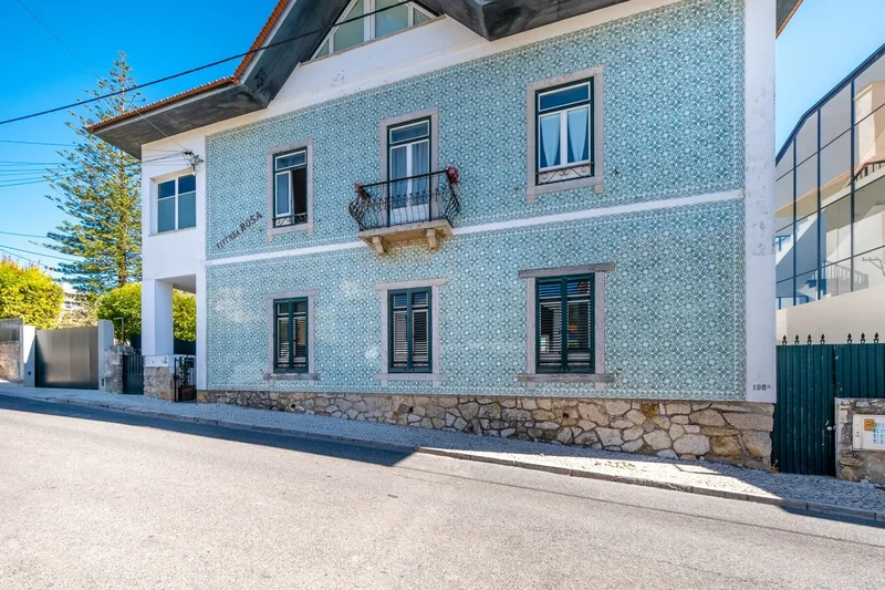 3-Bed Independent Floor in a Villa | Estoril