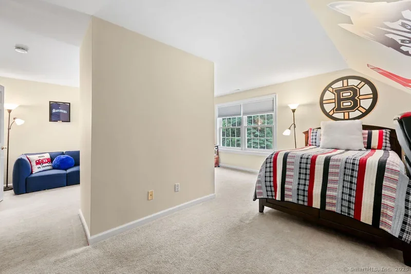 16 Oak Bluff, Avon, Connecticut, United States. - Photo 31