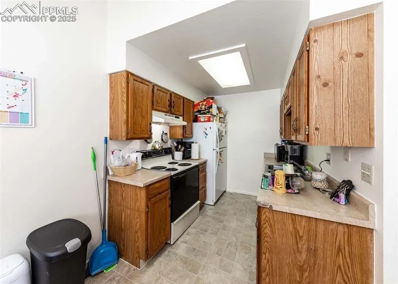 997 Magnolia Street, Colorado Springs, CO 80907, Colorado Springs, Colorado, United States. - Photo 31