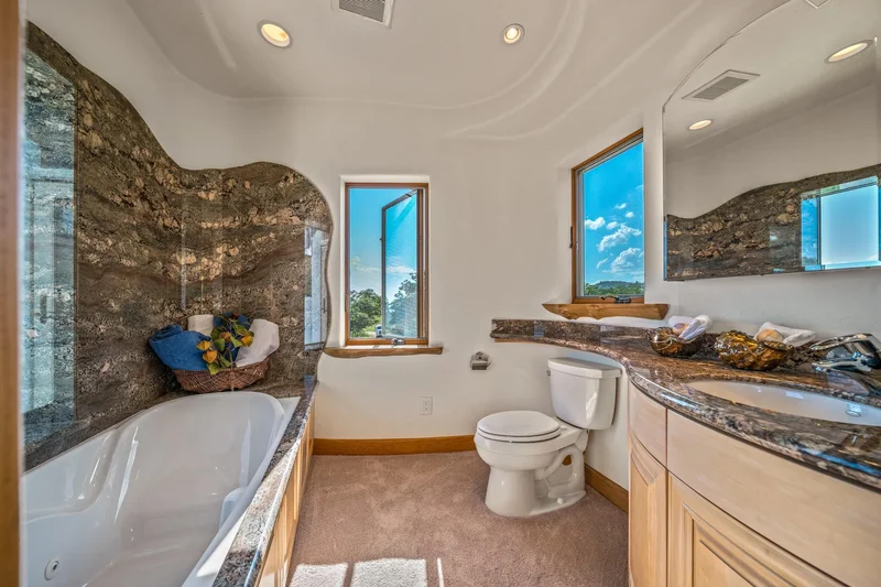 2700 N Valley View Road, Ashland, OR, 97520, USA, Ashland, Oregon, United States. - Photo 53