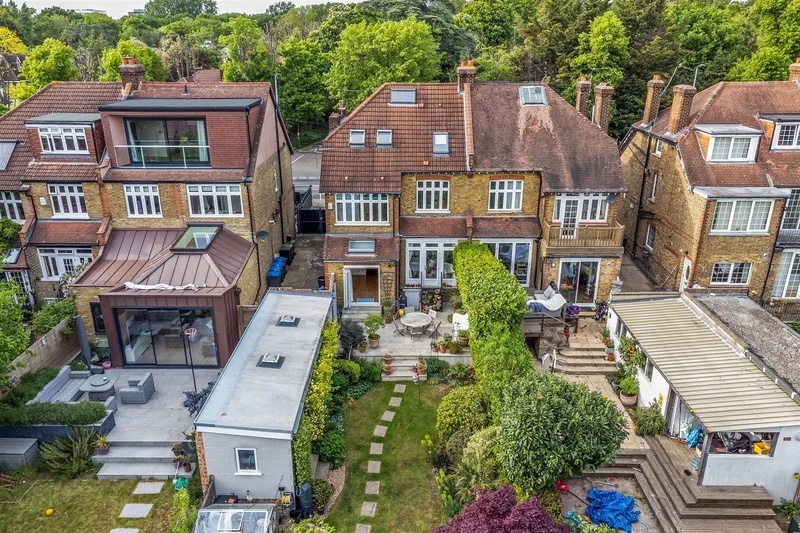 Coombe Lane West, Kingston upon Thames, England, United Kingdom. - Photo 9