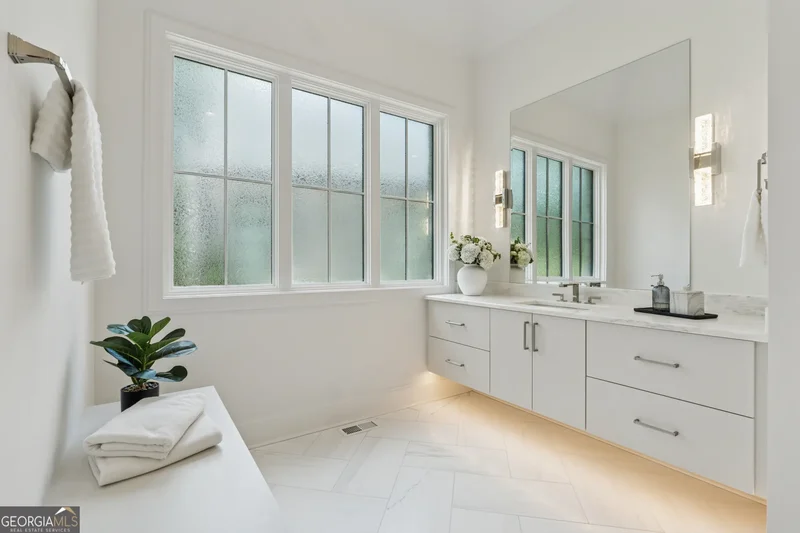 4020 Cottage Park Court, Alpharetta, GA 30004, Cumming, Georgia, United States. - Photo 15