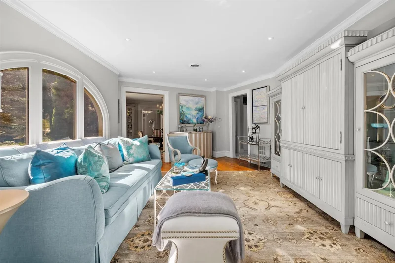 142 Crafts Road , Brookline, MA 02467, Brookline, Massachusetts, United States. - Photo 20
