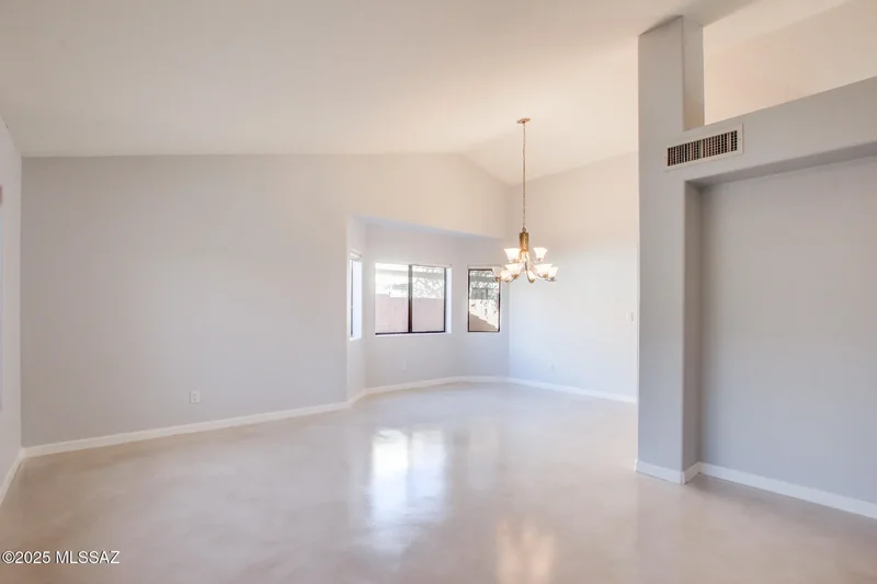 7246 E Shoreline Drive, Tucson, Arizona, United States. - Photo 7