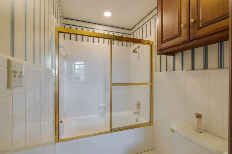 4200 Oakdale Farm Circle, Edmond, OK 73013, Edmond, Oklahoma, United States. - Photo 32