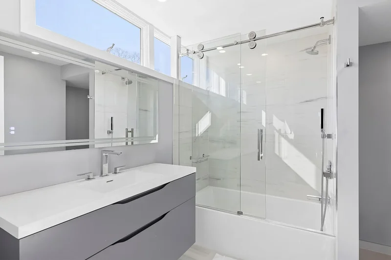 17 Romana Dr, Hampton Bays, New York, United States. - Photo 10