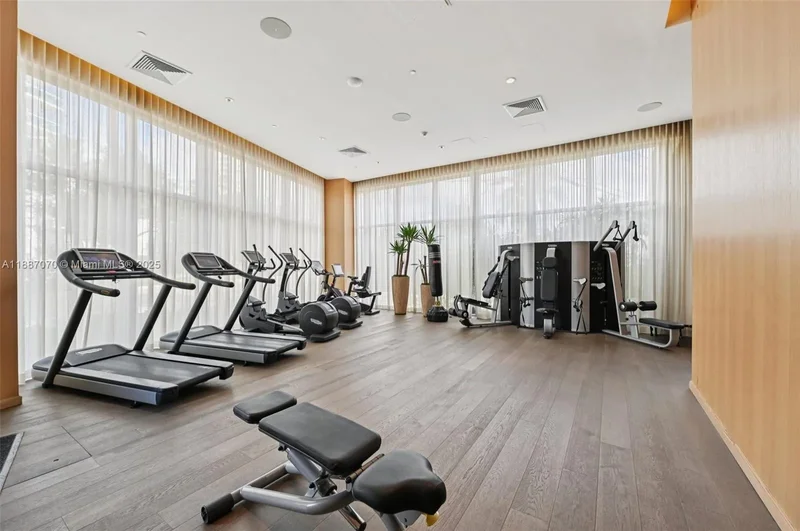 801 S Pointe Dr PH602, Miami Beach, Florida, United States. - Photo 38