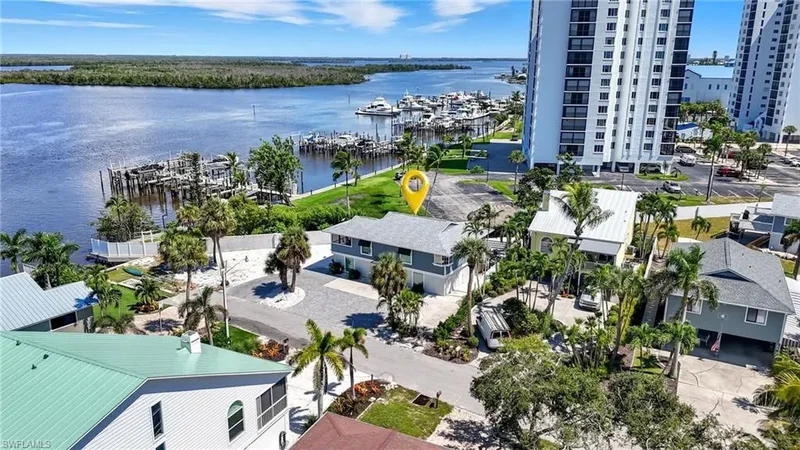 190 Bayview AVE, Fort Myers Beach, Florida, United States. - Photo 11