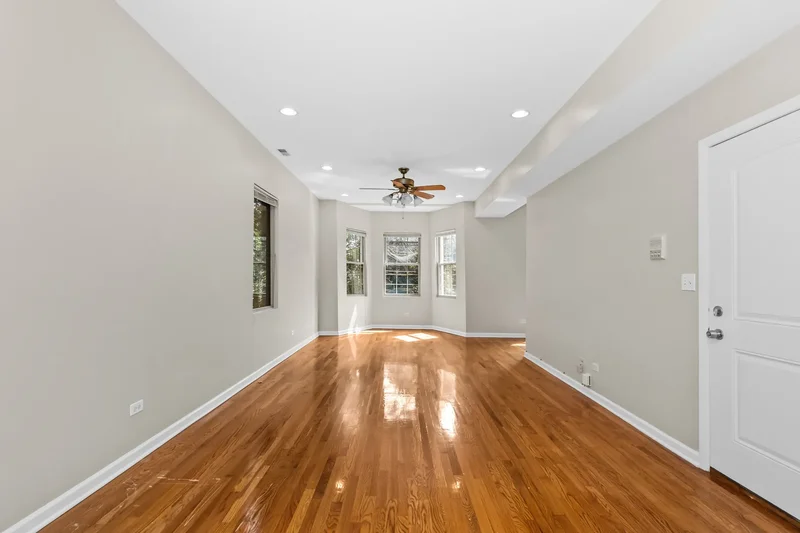 2710 North Artesian Avenue , Chicago, IL 60647, Chicago, Illinois, United States. - Photo 26