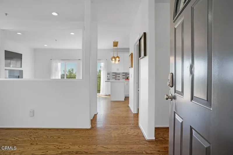 1300 Blue Hill Road, Los Angeles, California, United States. - Photo 27