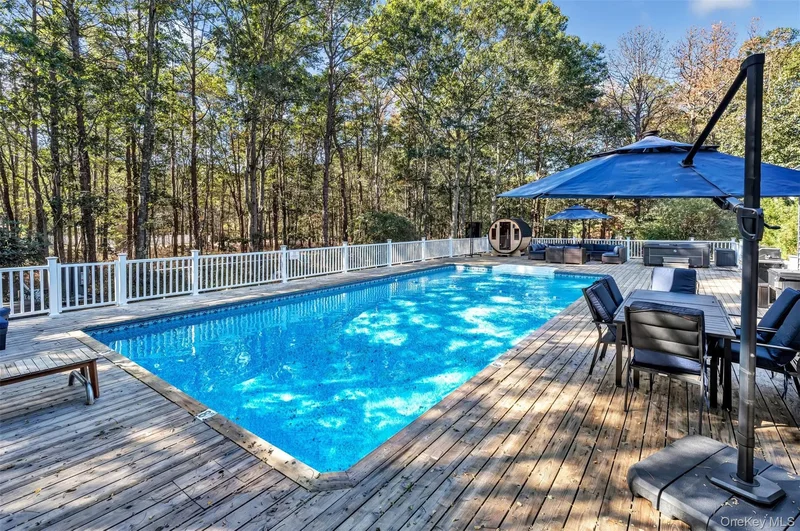 2 Christine Lane, Manorville, New York, United States. - Photo 42