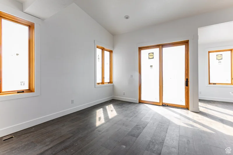 627 N DARWIN ST E, Salt Lake City, Utah, United States. - Photo 13