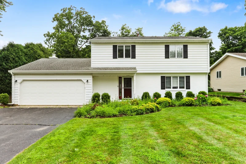 Gorgeous Move In Ready Home In Lake Genevea