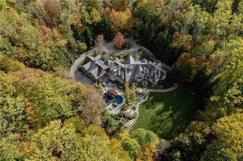 7955 Gray Eagle Chase, Gates Mills, OH 44040, Gates Mills, Ohio, United States. - Photo 4
