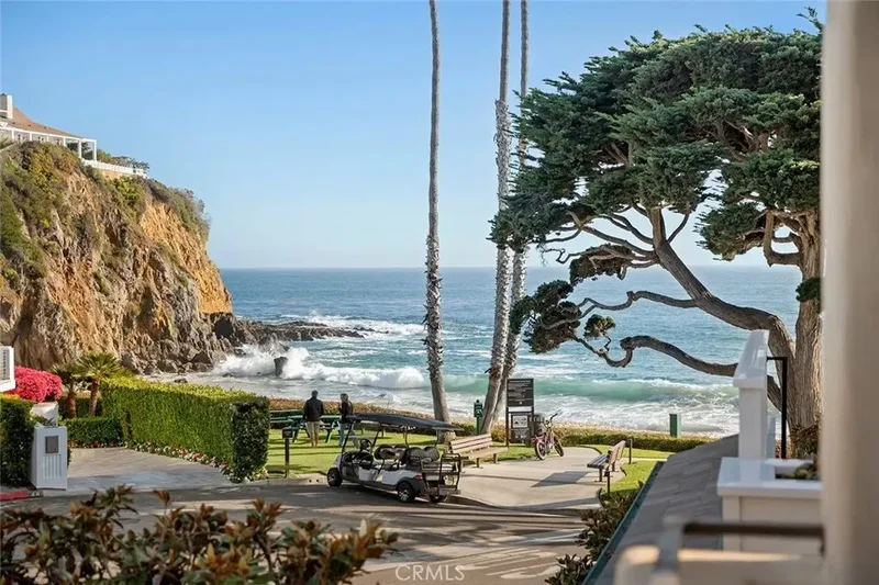 64 Emerald Bay, Laguna Beach, California, United States. - Photo 17