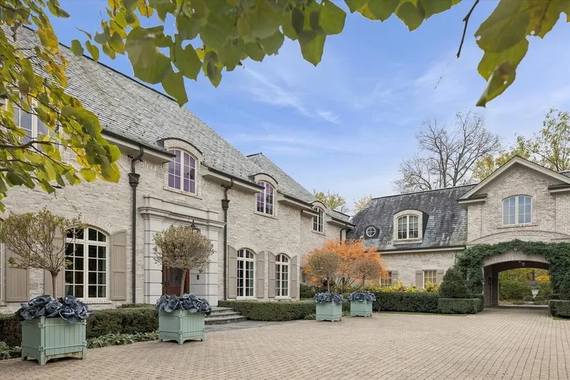 2450 Persimmon Drive, St. Charles, IL, 60174, USA, St. Charles, Illinois, United States. - Photo 2