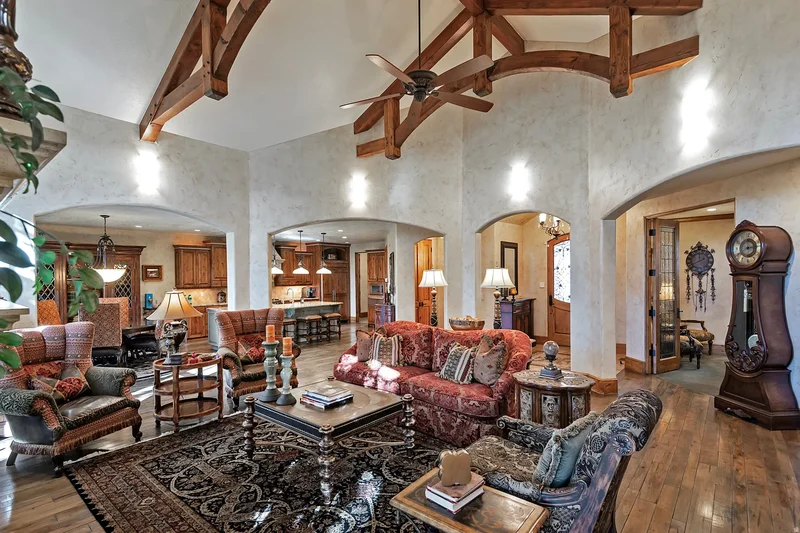 Single Family Residence in Sandy