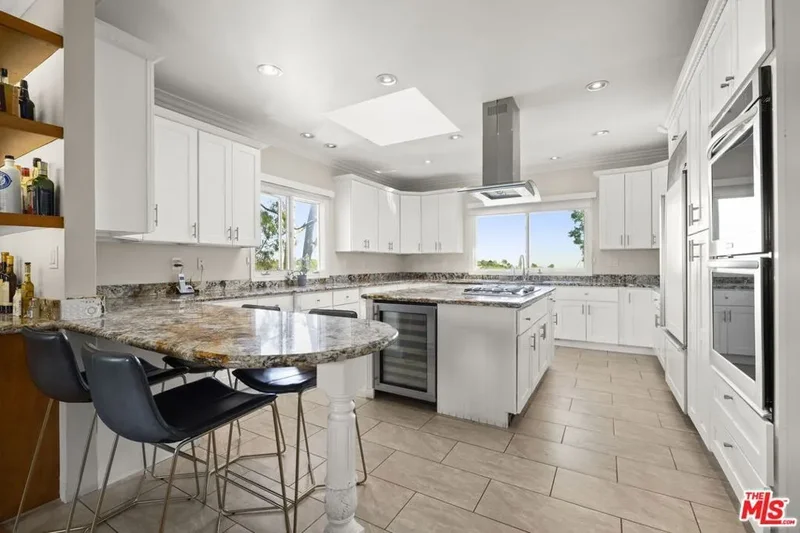 1018 N Tigertail Road, Los Angeles, California, United States. - Photo 25