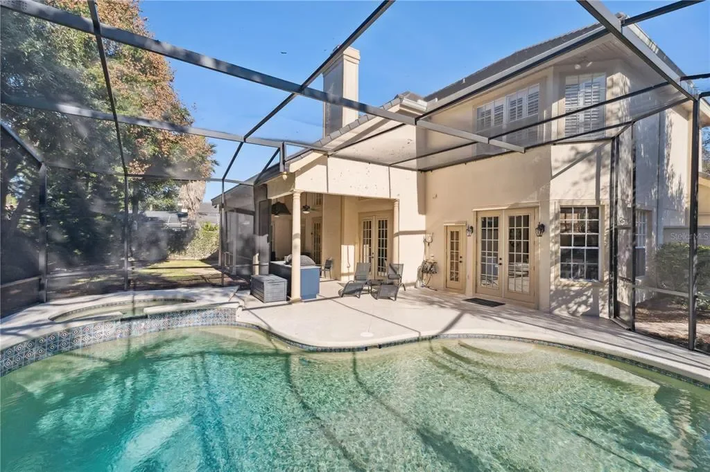 Exterior photo 6