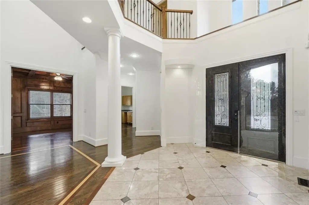 7611 Regency Circle, Sandy Springs, GA 30350, Atlanta, Georgia, United States. - Photo 49