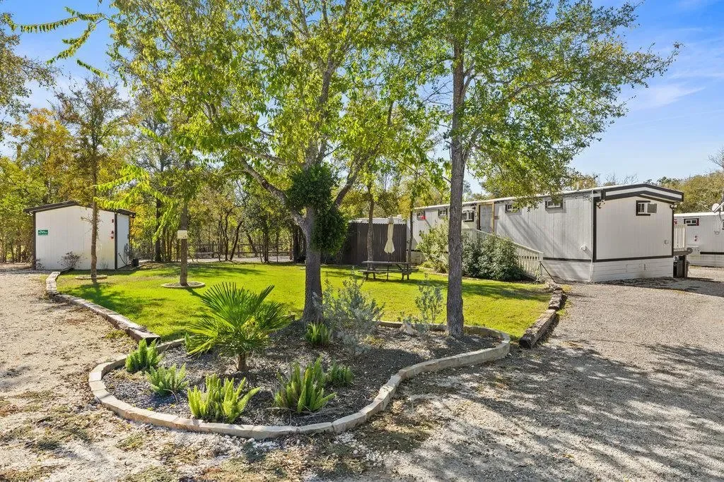 2540 FM 20, Red Rock, Texas, United States. - Photo 3