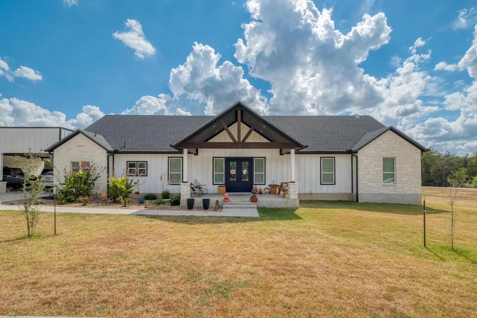 1901 E State Highway 21 B, Paige, Texas, United States. - Hero Image