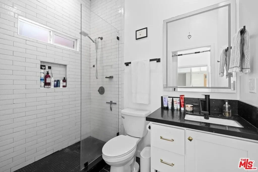 3170 Glenmanor Place, Los Angeles, California, United States. - Photo 16