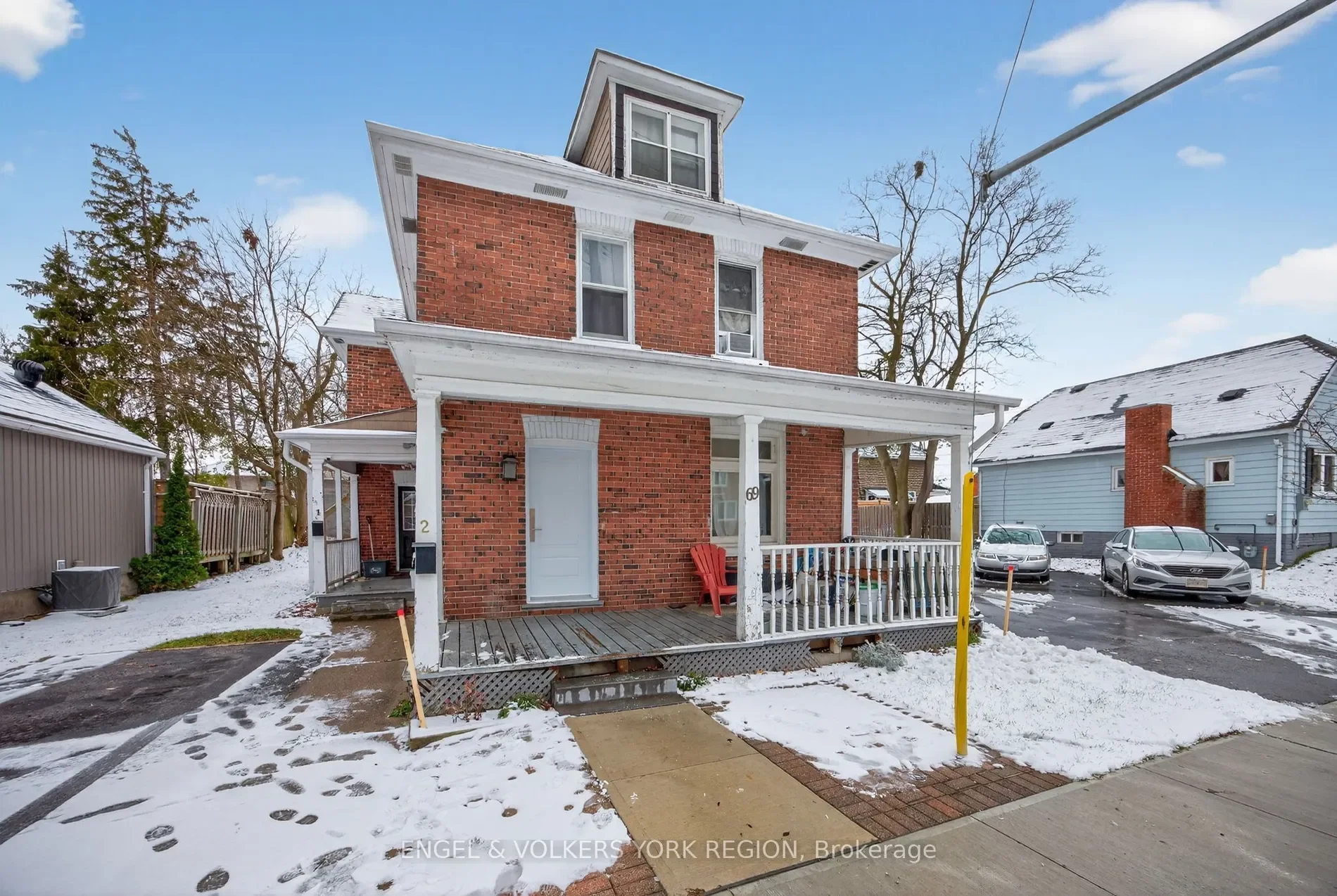 Exterior photo 6