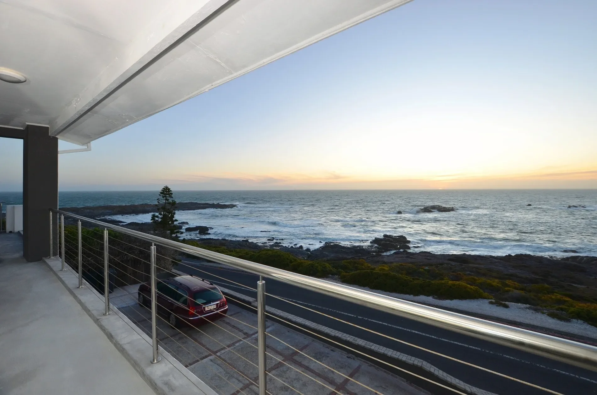 Exterior photo 6