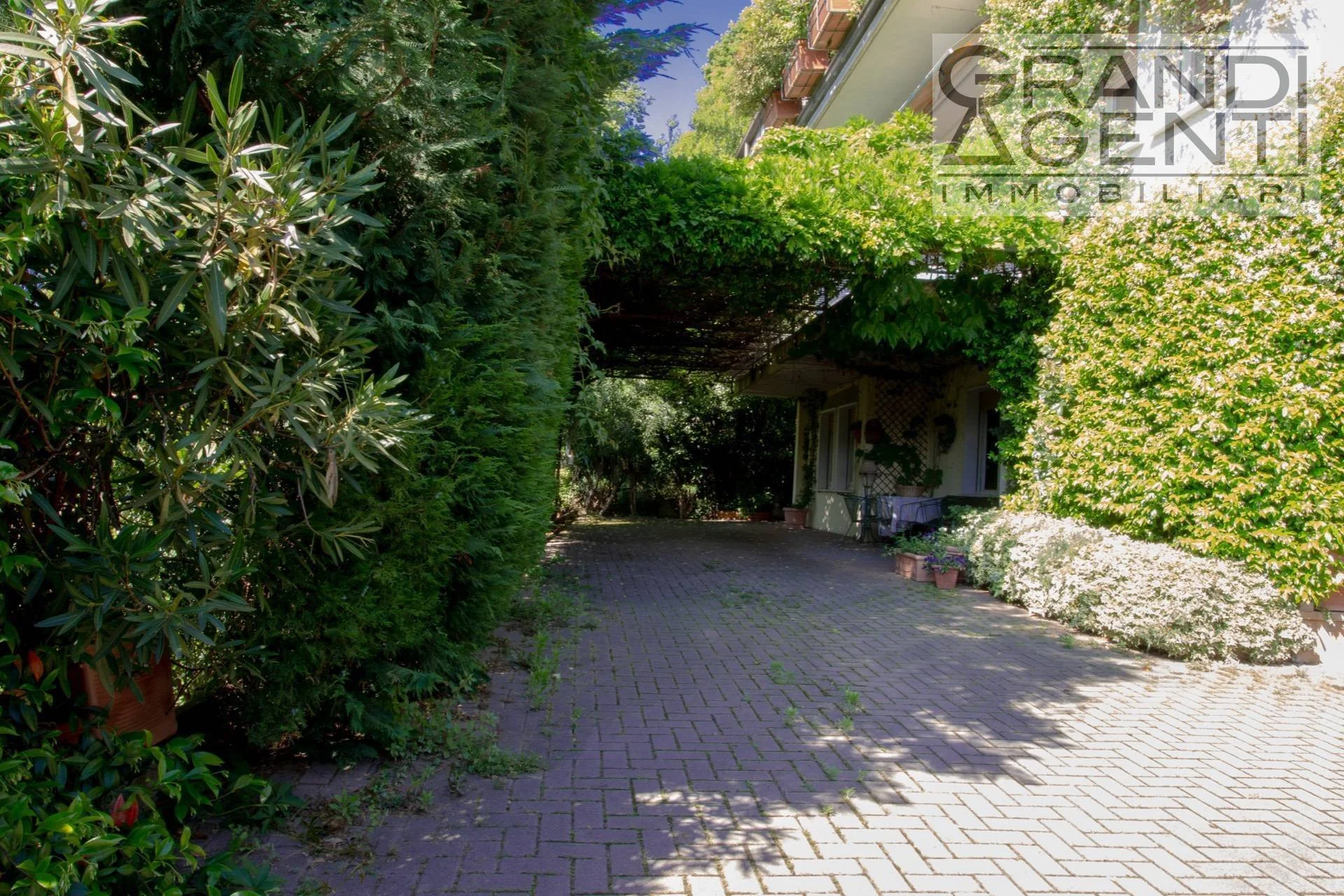 Via Monte Novegno, Verona, Veneto, Italy. - Photo 21