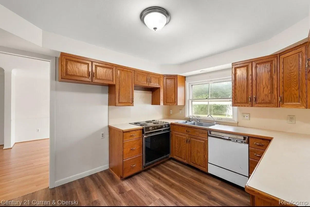 26004 Shirley Lane, Dearborn Heights, MI 48127, Dearborn, Michigan, United States. - Photo 32