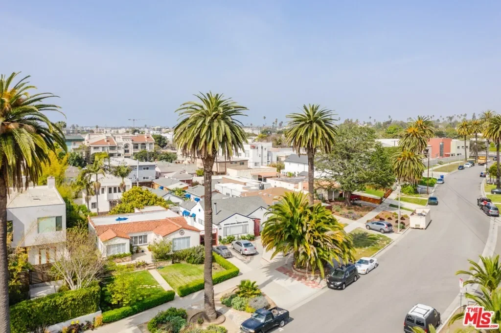 3875 Marcasel Avenue, Los Angeles, California, United States. - Photo 9