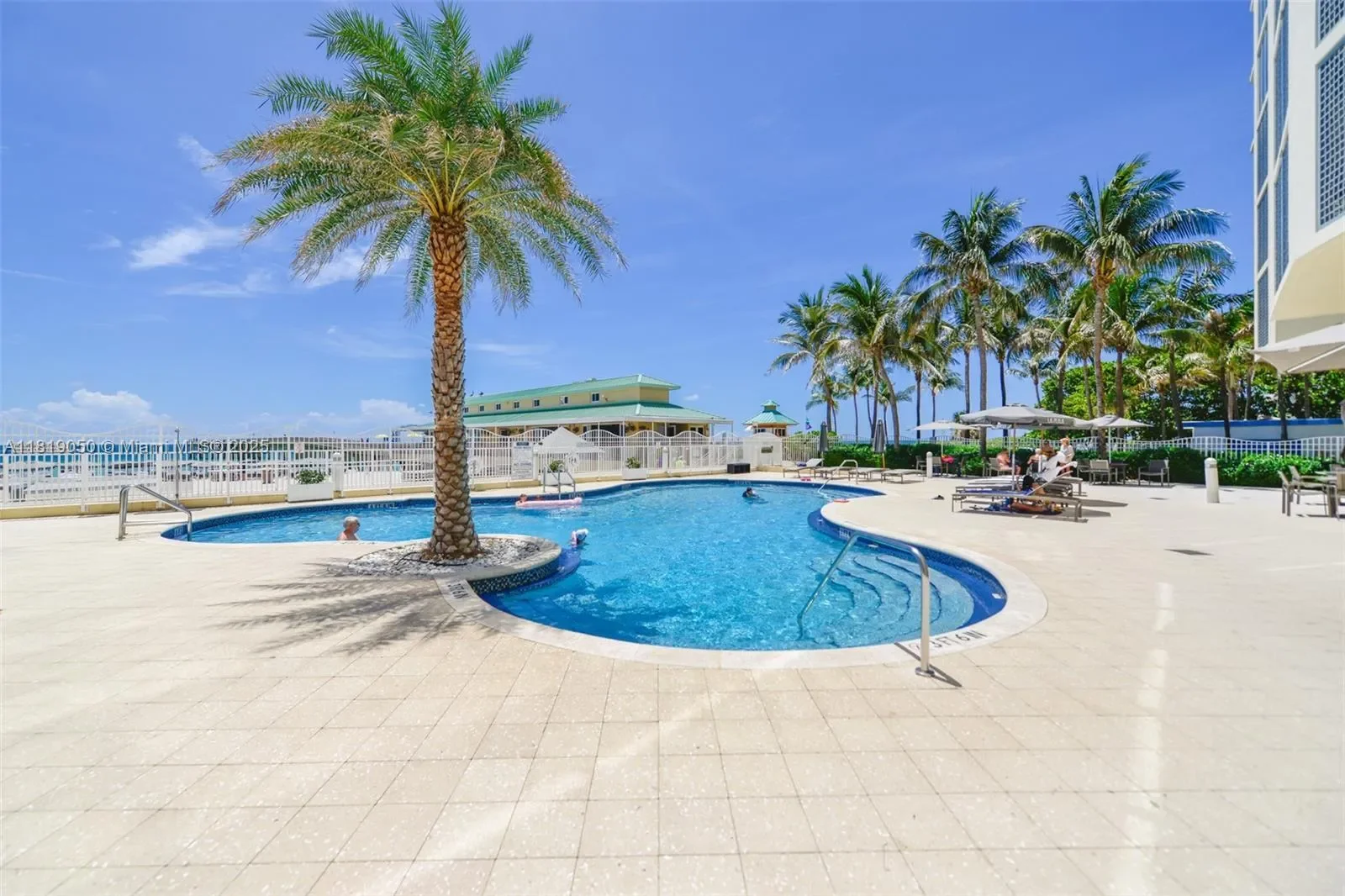 16699 Collins Ave 2107, Golden Beach, Florida, United States. - Photo 35