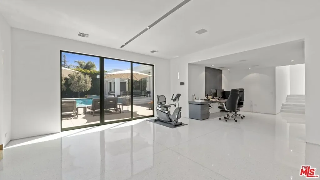 16032 VALLEY VISTA Boulevard, Los Angeles, California, United States. - Photo 31