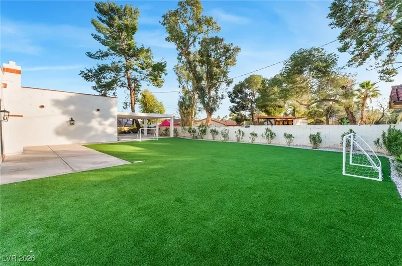 6465 Edna Avenue, Las Vegas, Nevada, United States. - Photo 90