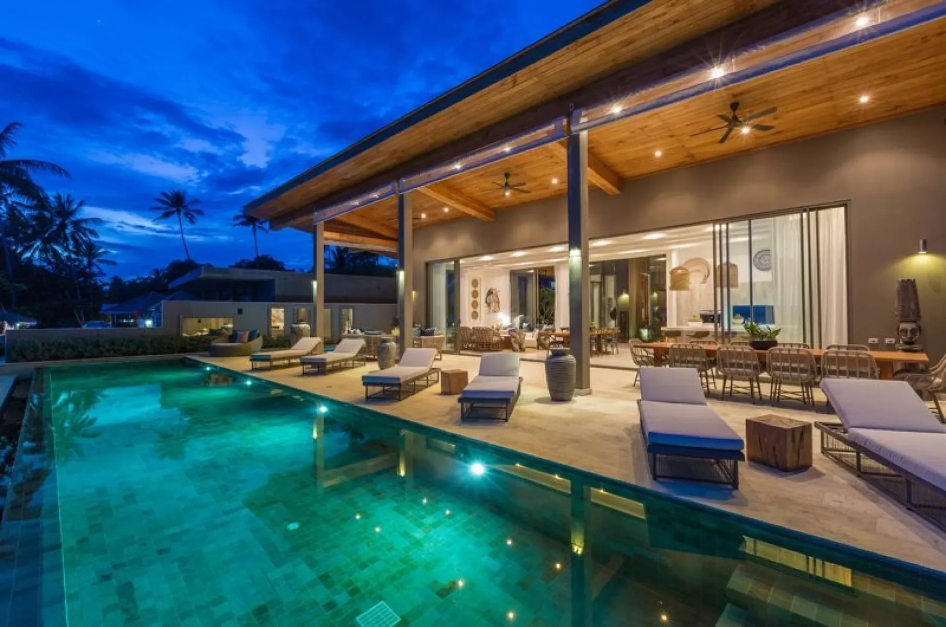 Exterior photo 11