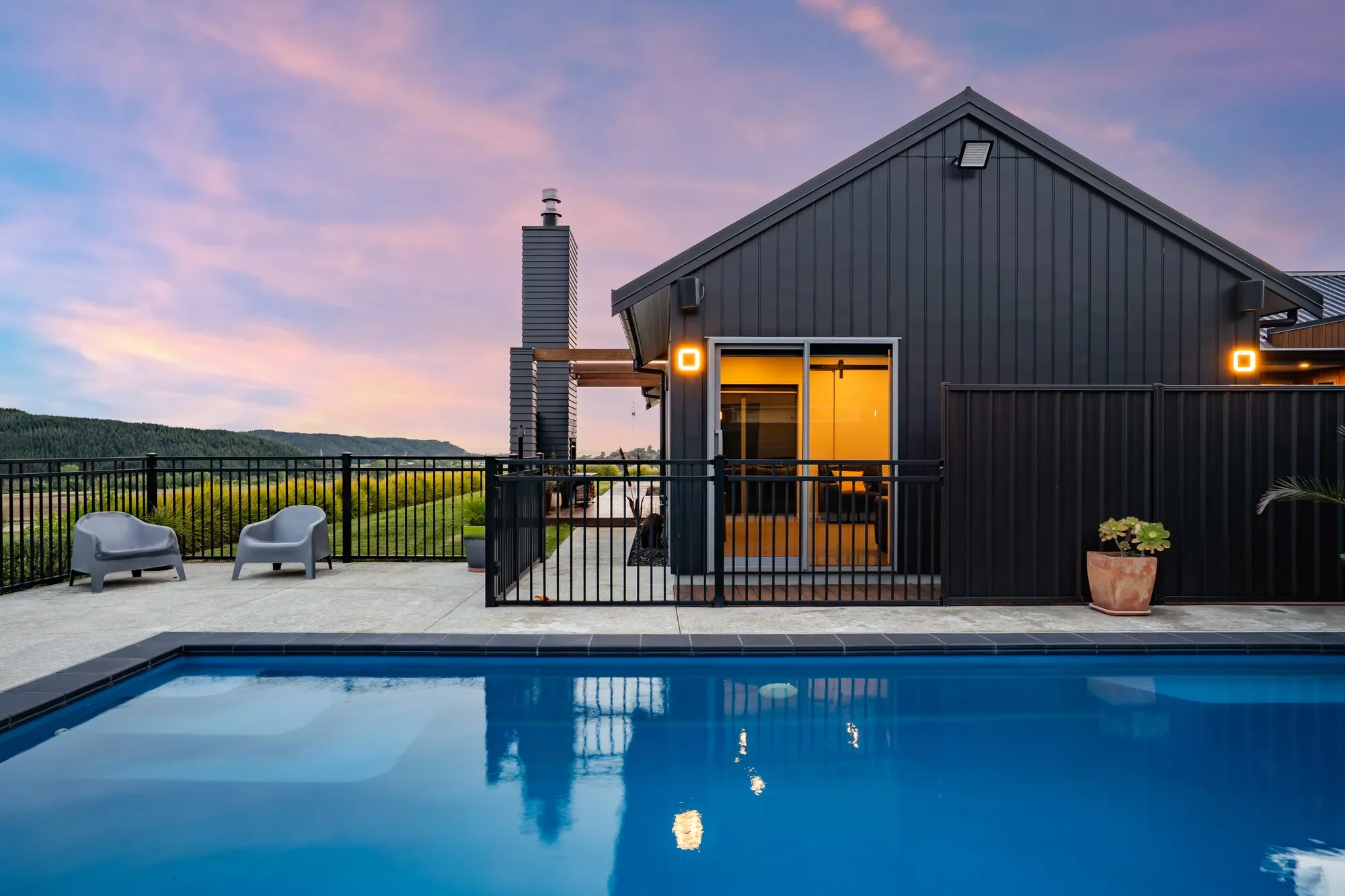 Exterior photo 7