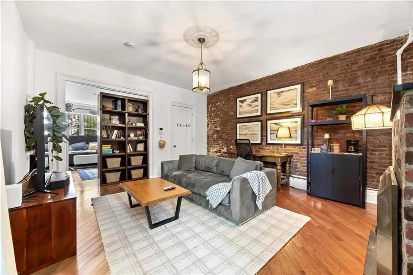385 6th Avenue, New York, New York, United States. - Photo 15