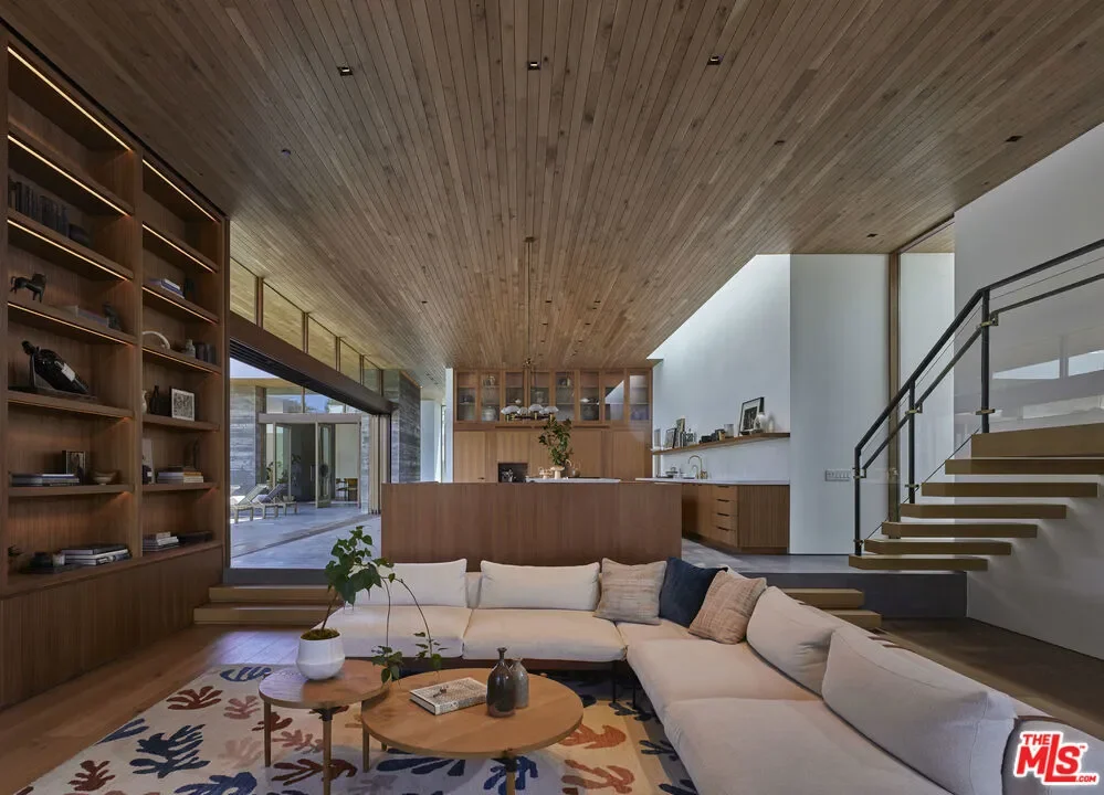 6708 Wildlife Road, Malibu, California, United States. - Photo 2
