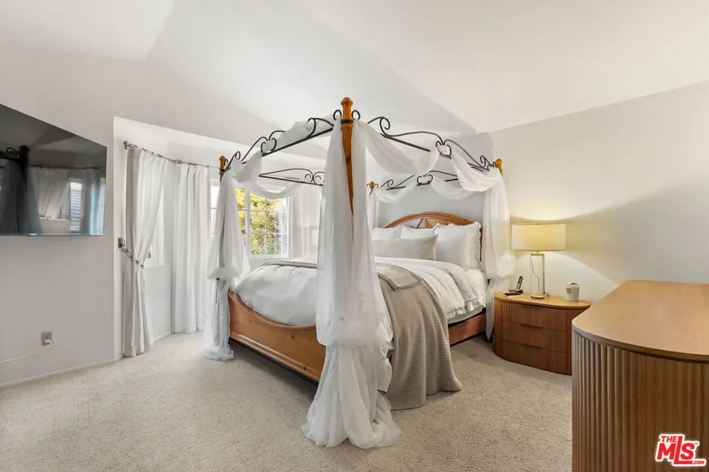 7282 Woodvale Court, Bell Canyon, California, United States. - Photo 17