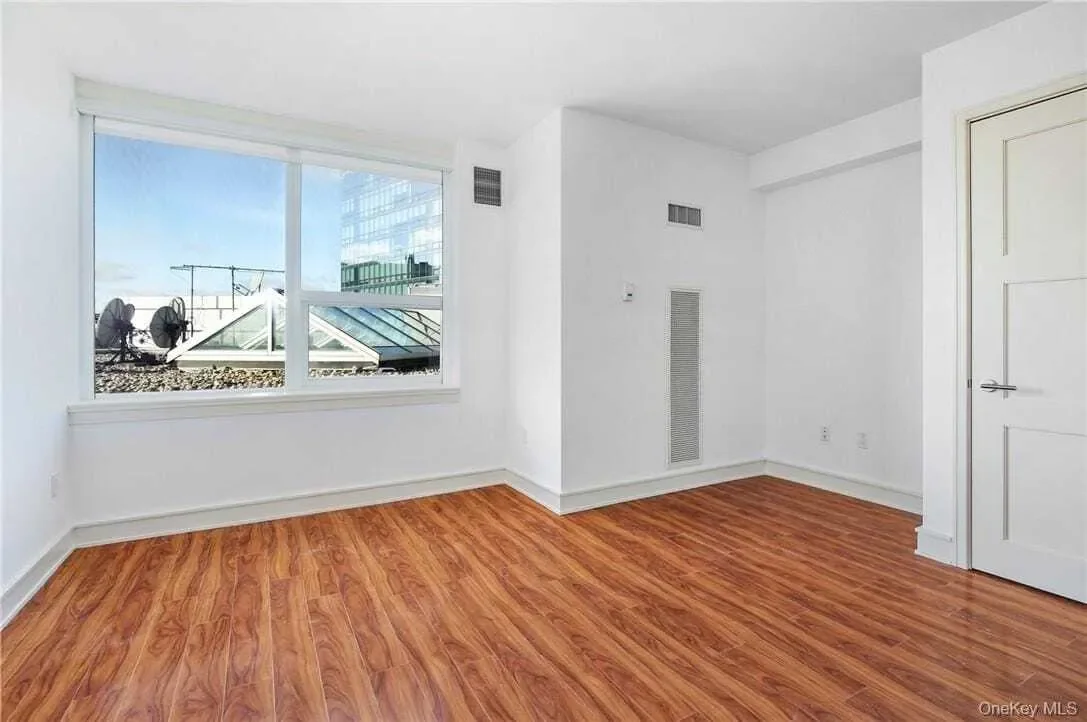 1 Renaissance Square, #11G, White Plains, NY, 10601, USA, White Plains, New York, United States. - Photo 15