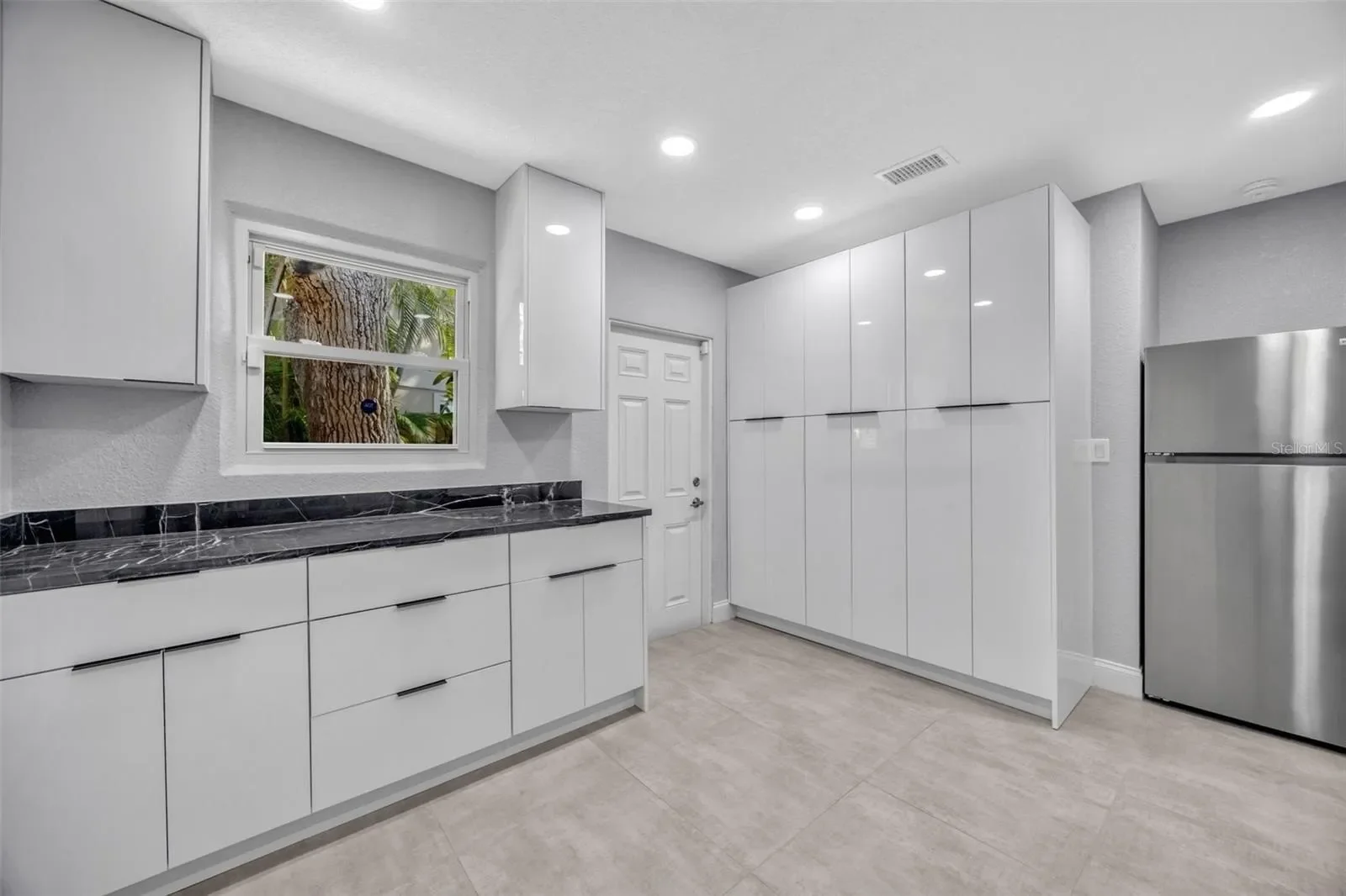 8400 35TH AVENUE N, ST PETERSBURG, FL, 33710, USA, St. Petersburg, Florida, United States. - Photo 24
