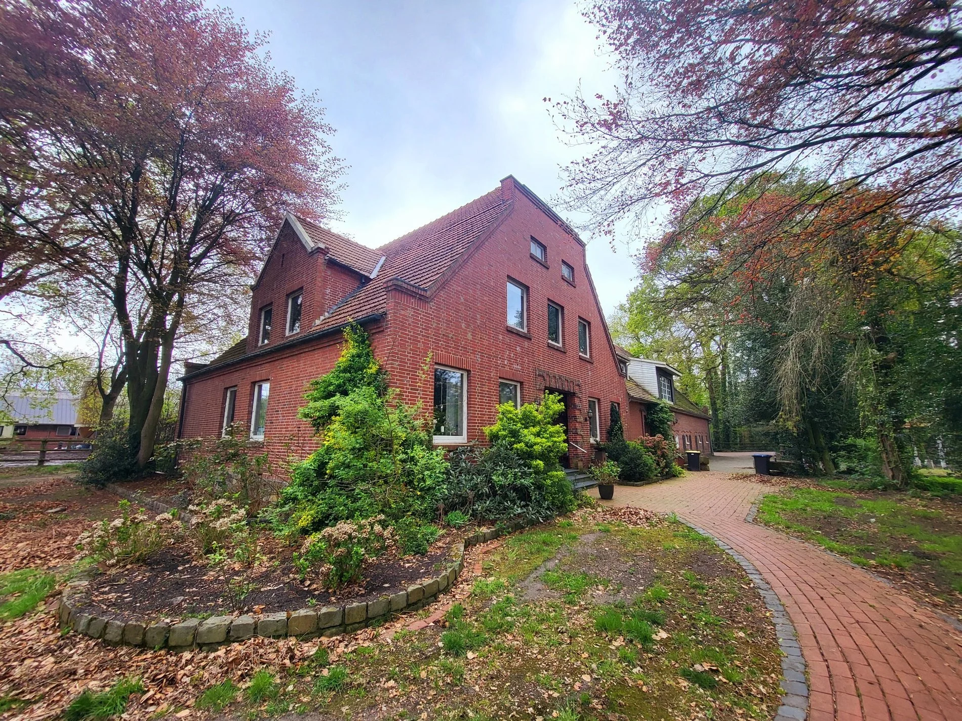 Exterior photo 3