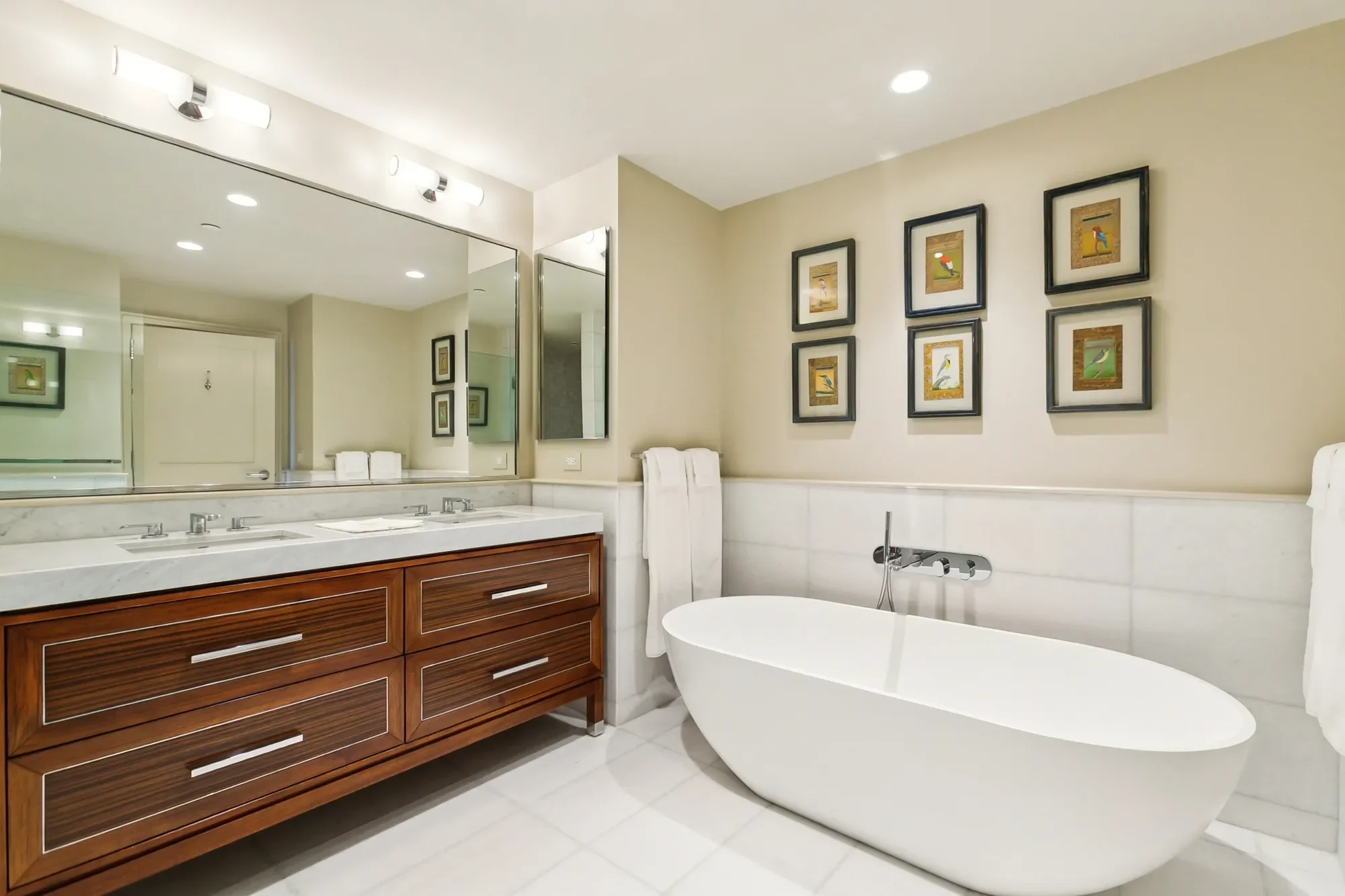 2 Canal Street Unit#2505 , New Orleans, LA 70130, New Orleans, Louisiana, United States. - Photo 32