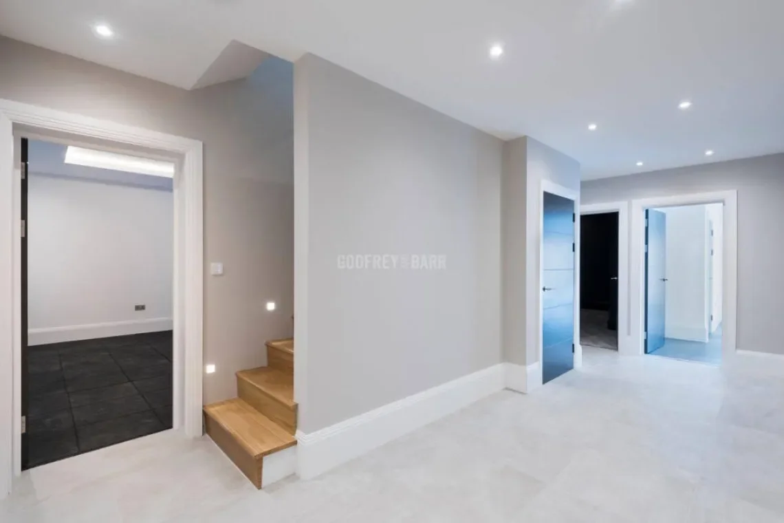 Camlet Way Hadley Wood, Barnet, England, United Kingdom. - Photo 18