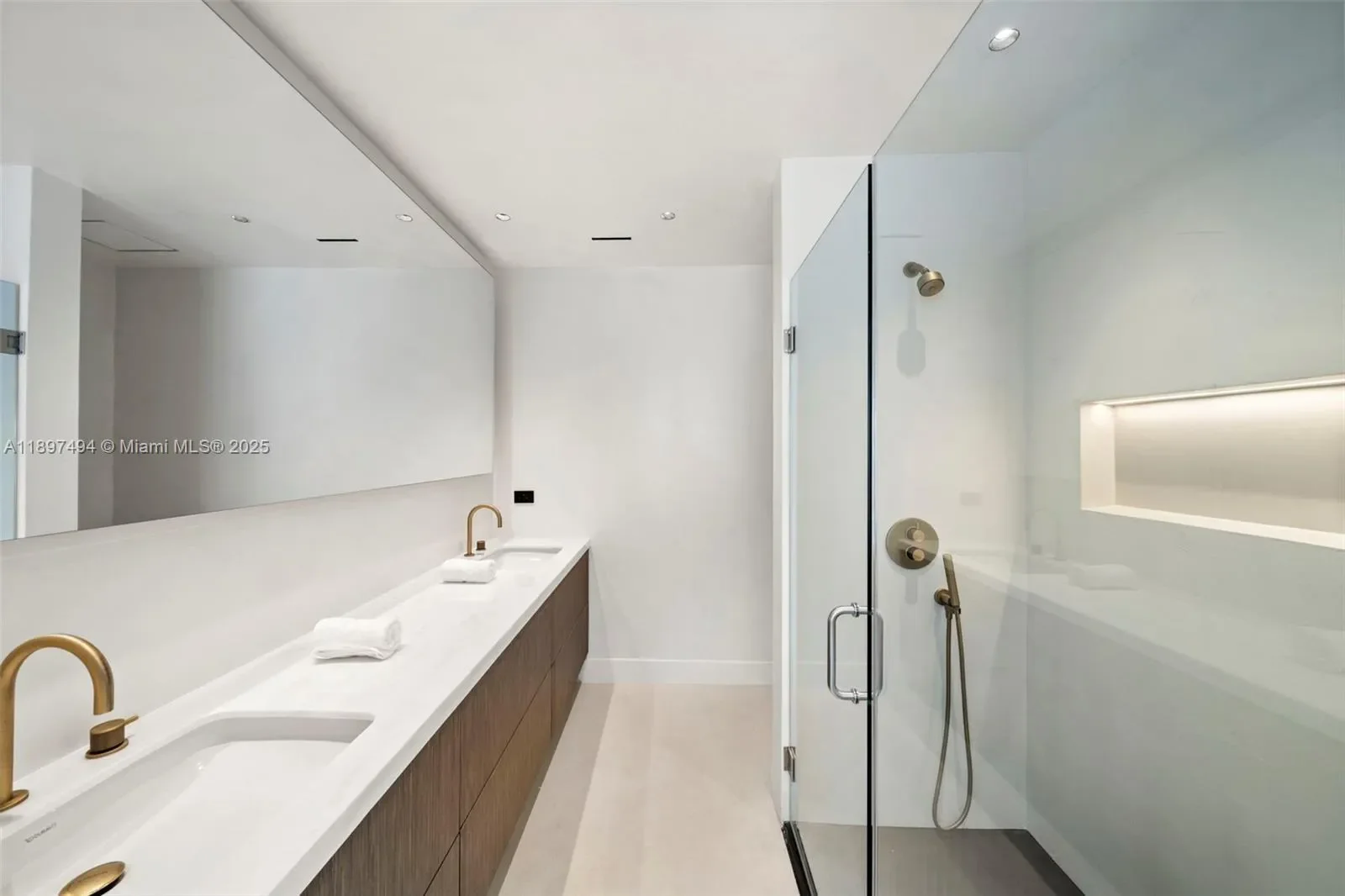 244 W San Marino Dr, Miami Beach, Florida, United States. - Photo 23