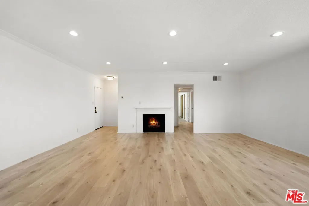 222 7th Street 301, Santa Monica, California, United States. - Photo 20