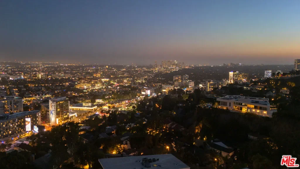 8527 Hedges Way, Los Angeles, California, United States. - Photo 31