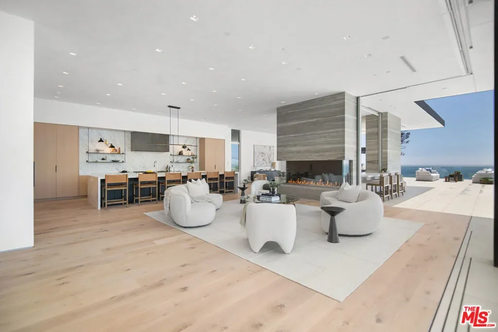 26946 Pacific Coast Hwy, Malibu, California, United States. - Photo 32