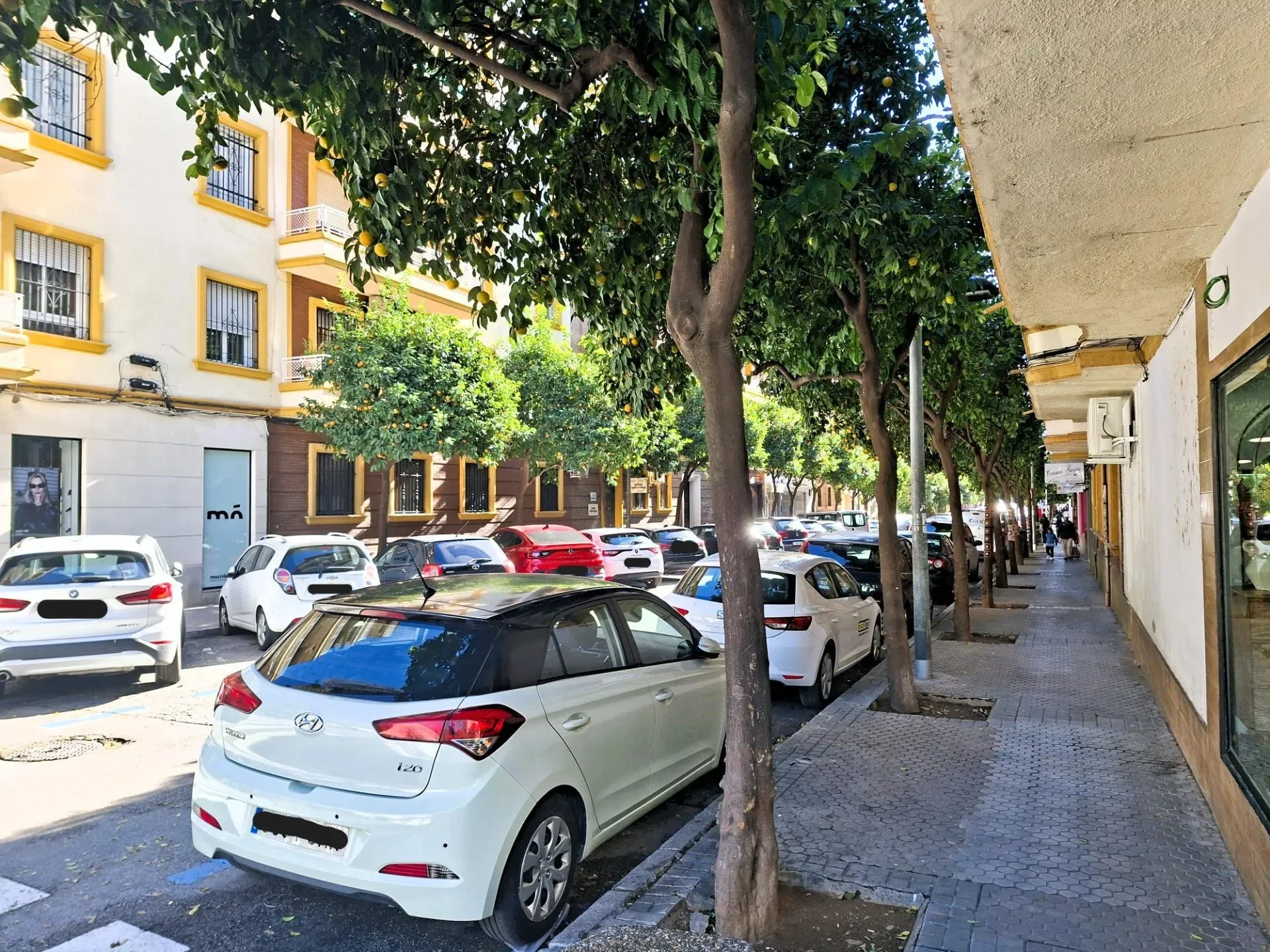 Exterior photo 6